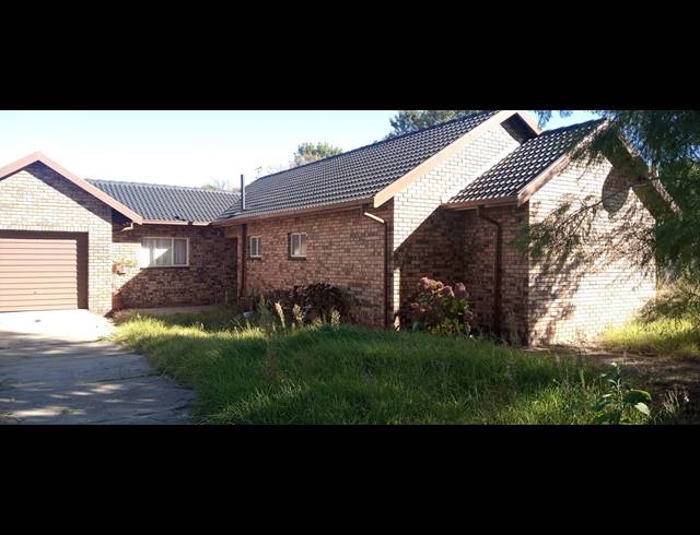 3 BEDROOM FREEHOLD FOR SALE IN CRYSTAL PARK